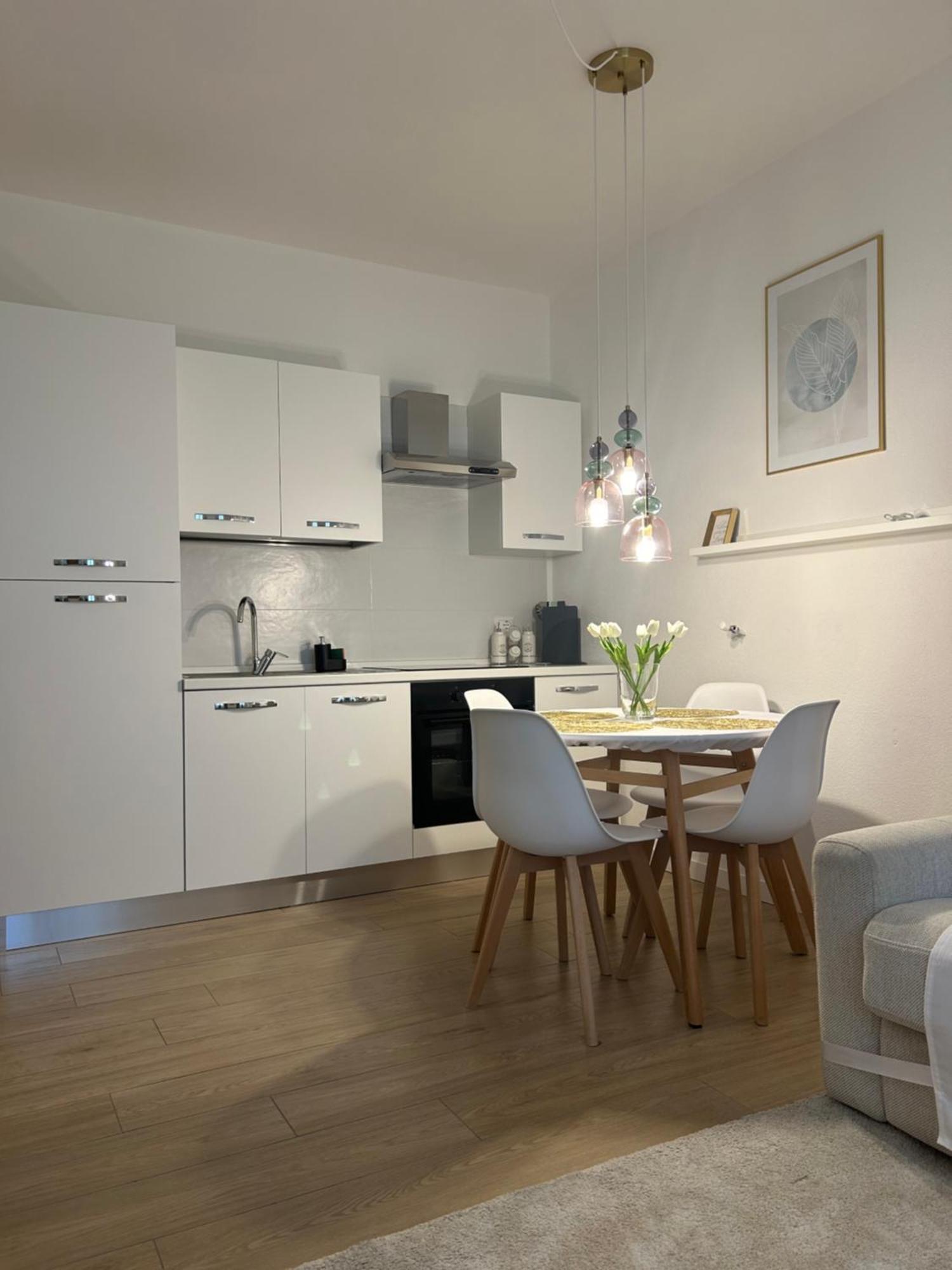 V&C Home Rental Specialist Appartamenti Fronte Lago Maggiore Germignaga Dış mekan fotoğraf