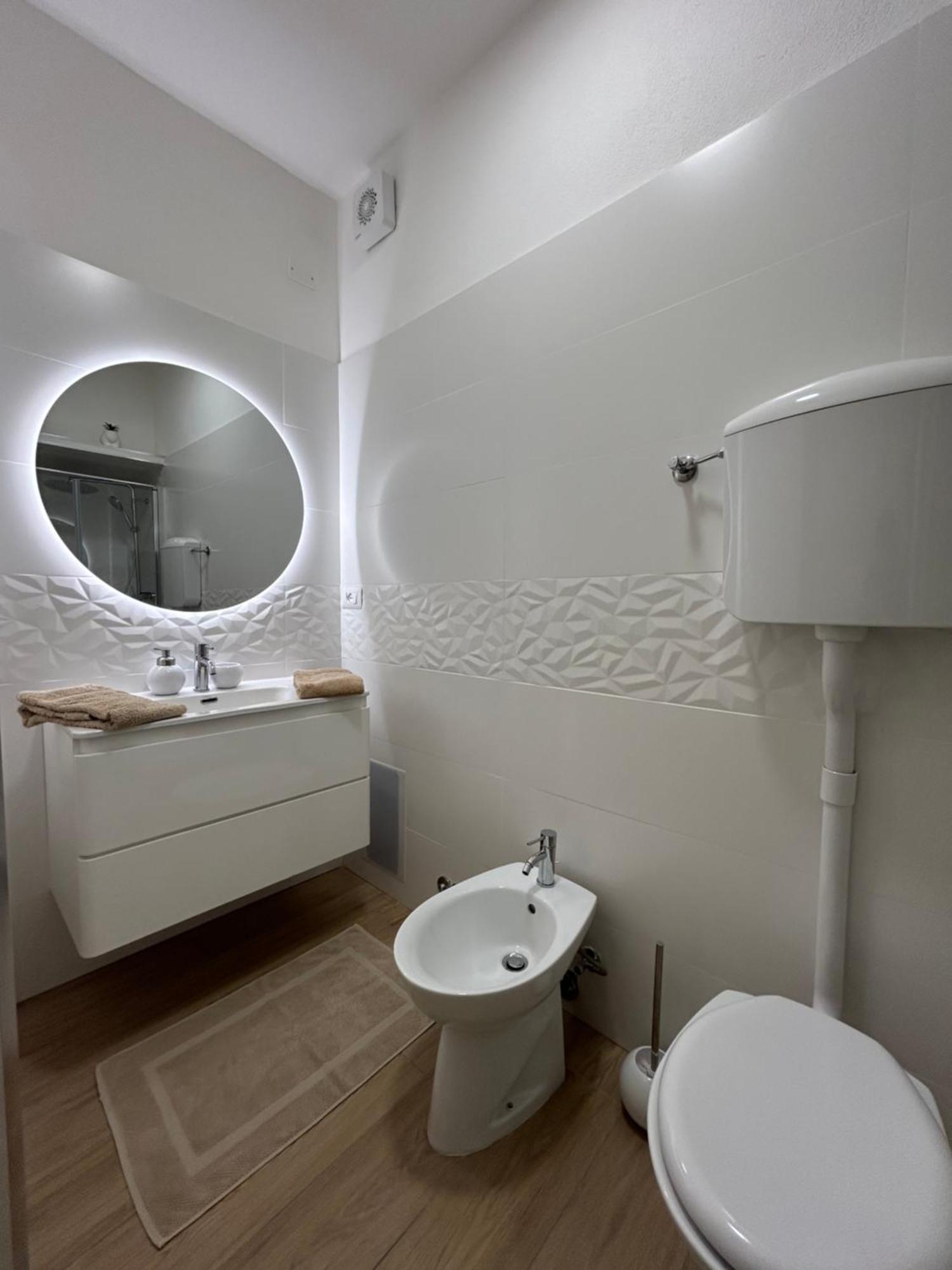 V&C Home Rental Specialist Appartamenti Fronte Lago Maggiore Germignaga Dış mekan fotoğraf