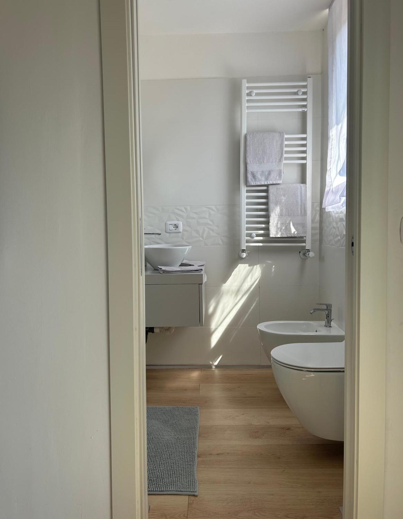 V&C Home Rental Specialist Appartamenti Fronte Lago Maggiore Germignaga Dış mekan fotoğraf